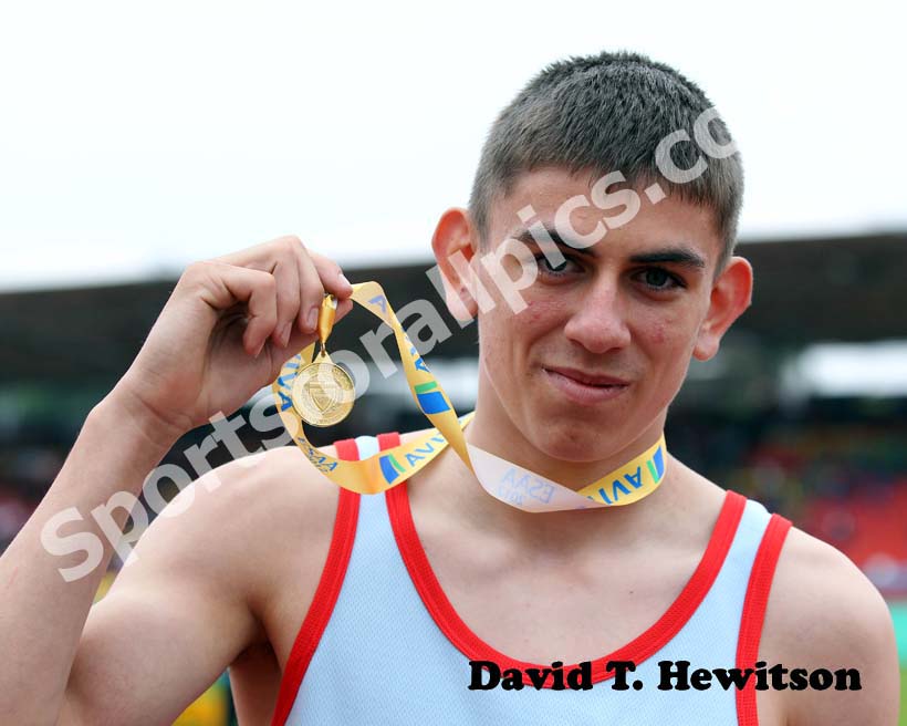 Harry Coppell (Lancs) winner of the Inter Boys Pole Vault